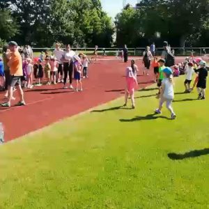 450 Kinder aus den Langenfelder Kindertageseinrichtungen waren heute auf dem…