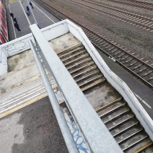 Aufzug an der S-Bahn Langenfeld-Berghausen lässt auf sich warten.